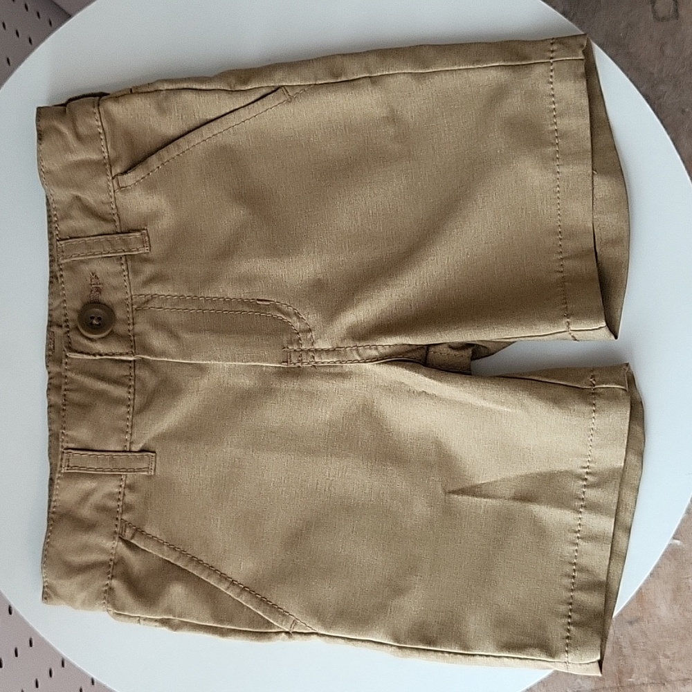 Cat &Jack khaki shorts